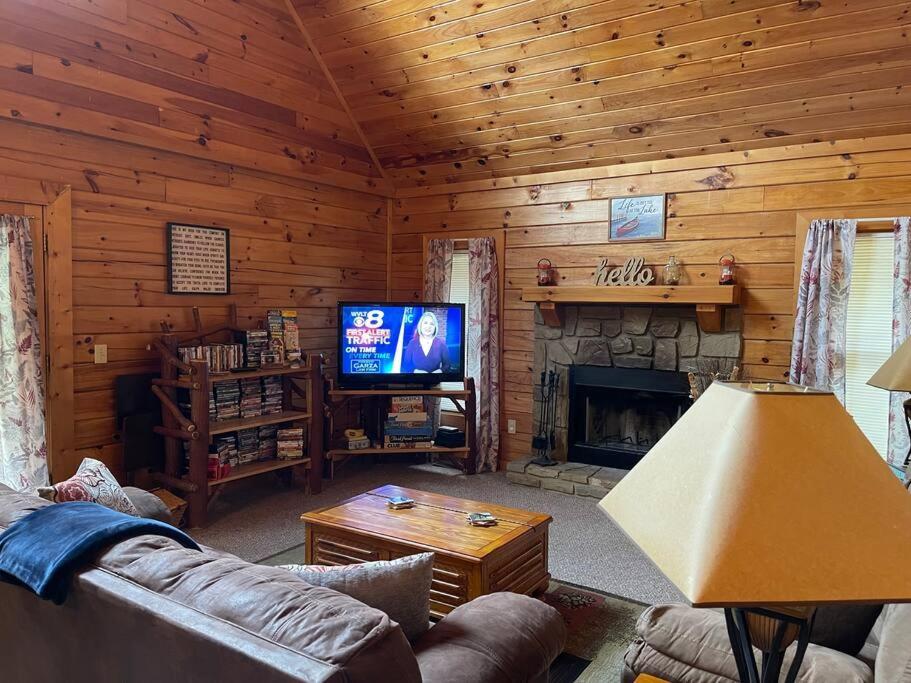 Peace By The Lake Sevierville Exterior photo